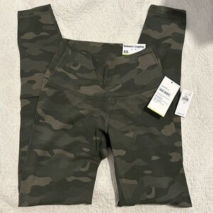 Old Navy Balance Leggings